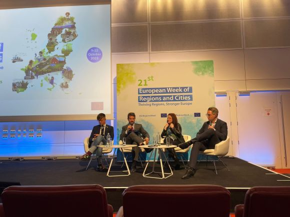 Experts talk about the possibilities of inclusion of young migrants at a panel discussion